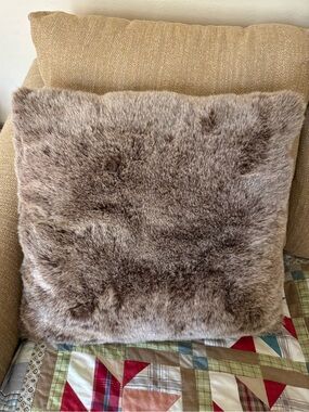 Vintage ZGallerie Plush Faux Fur Mink 18 1/2” Color Square Pillow